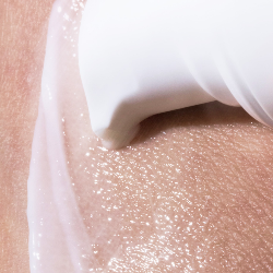 BRINGHTENING EYE CREAM